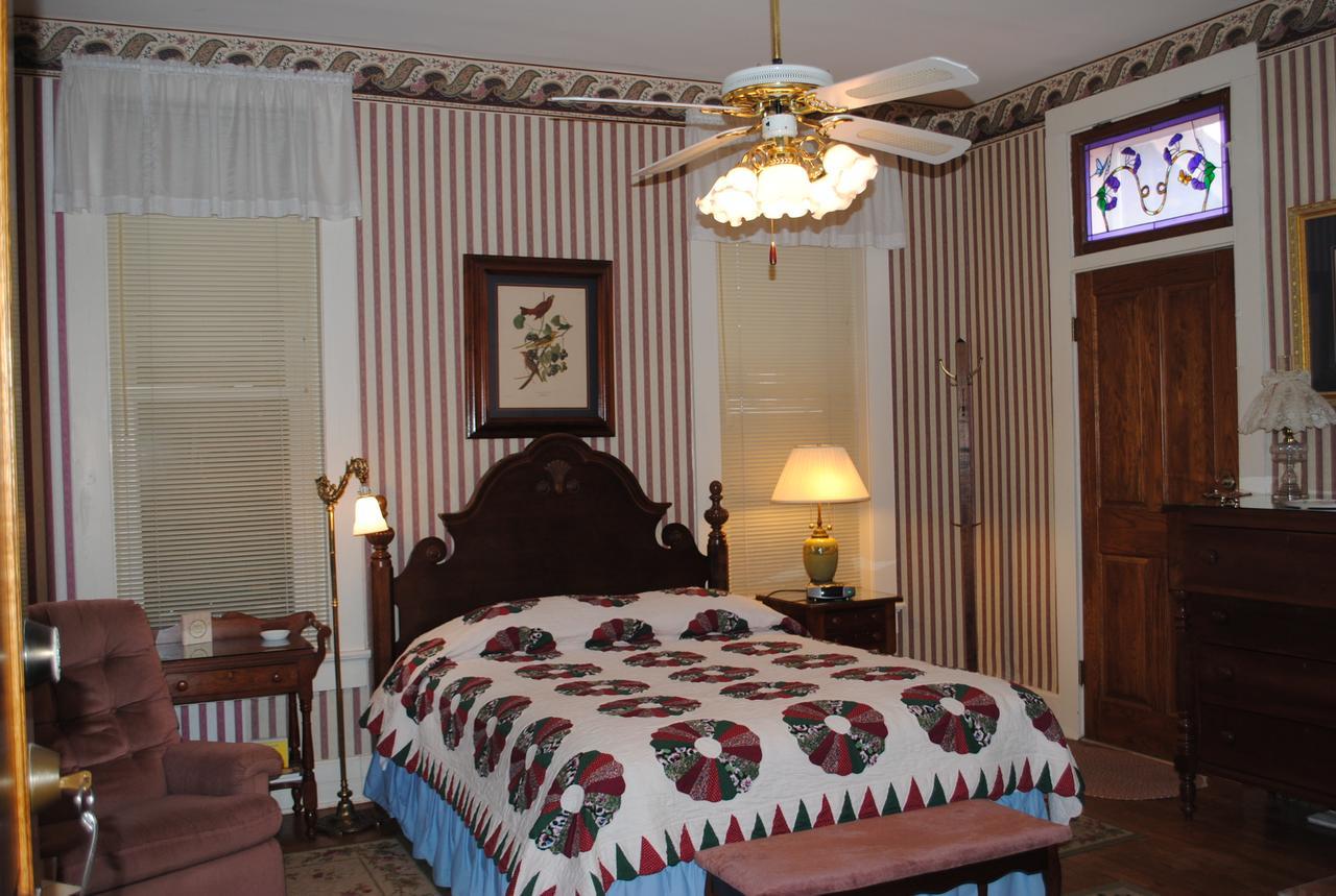 L&N Bed And Breakfast Ltd Henderson Exterior photo