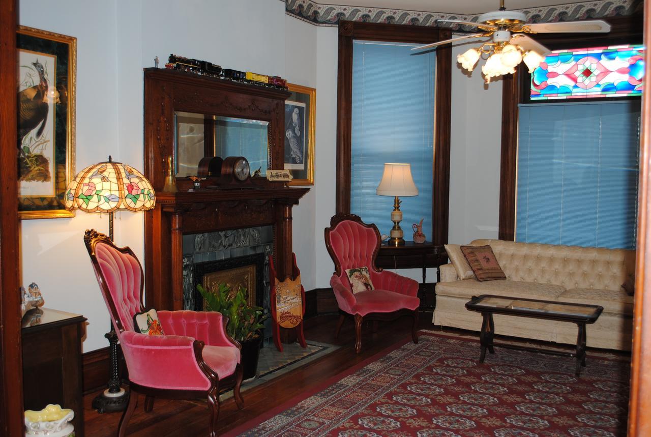 L&N Bed And Breakfast Ltd Henderson Exterior photo