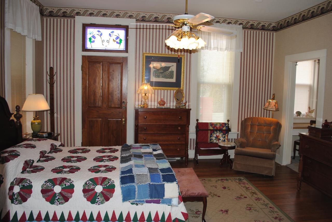 L&N Bed And Breakfast Ltd Henderson Exterior photo